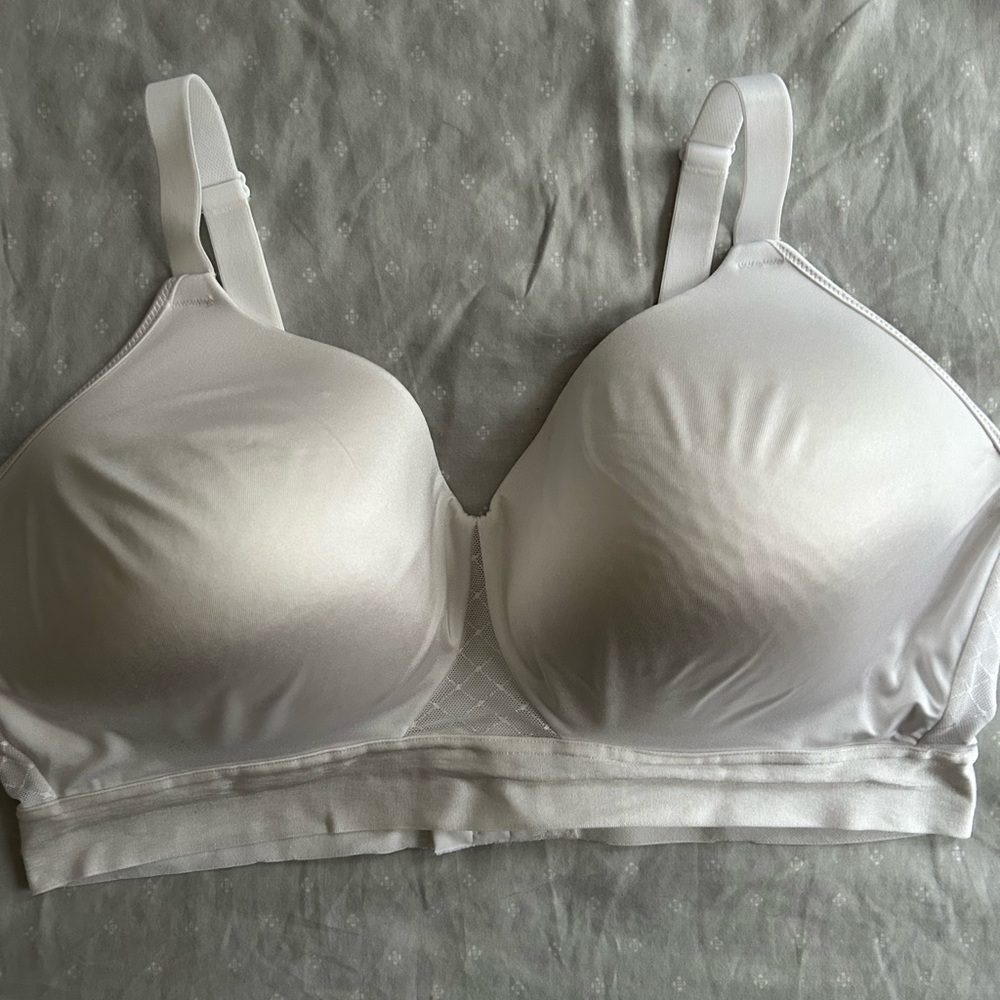 Bali White Full Coverage Bra with Molded Cups